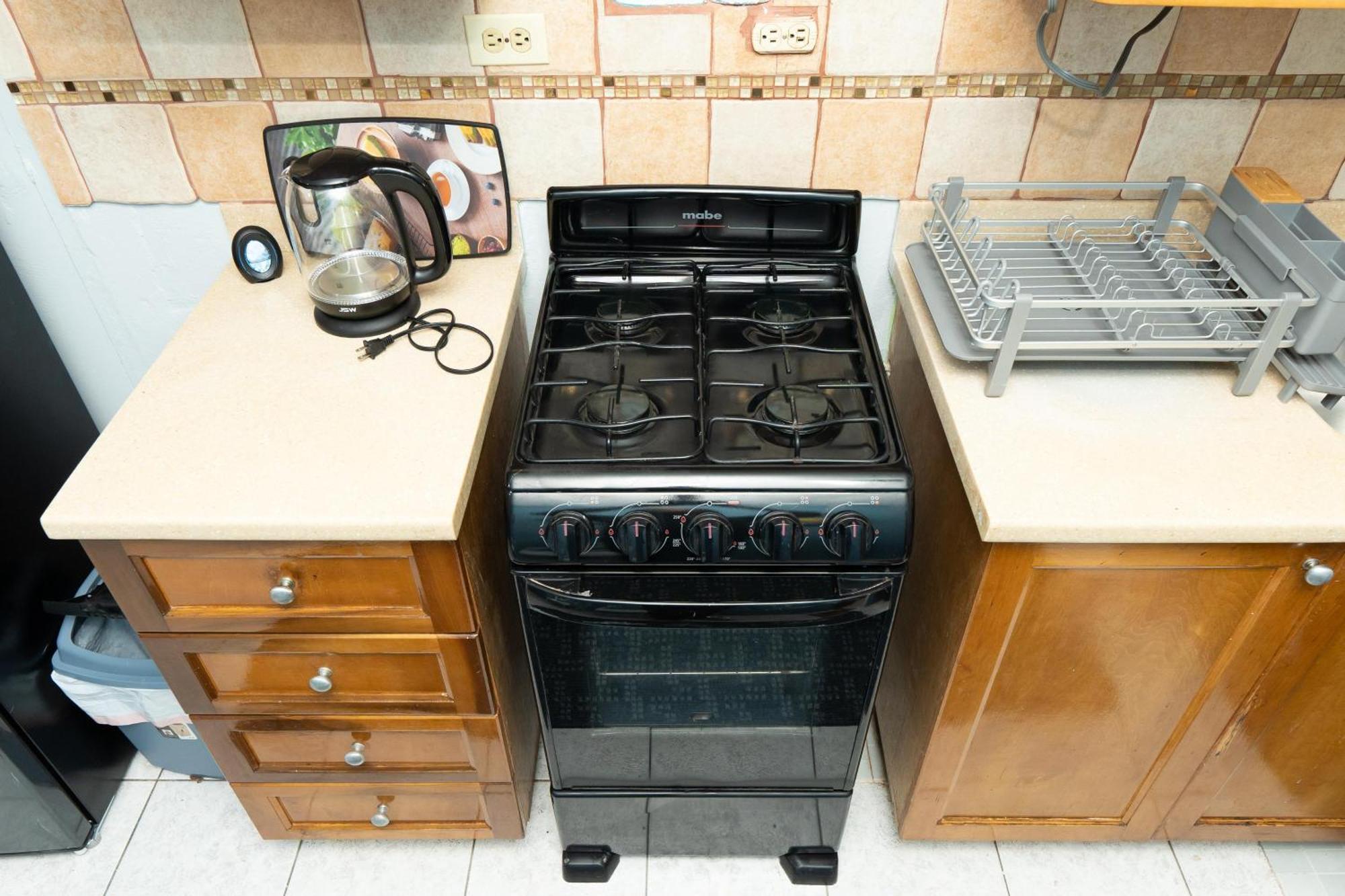 Finest Accommodation Oxford Manor One Bedroom Apt # 27 金斯敦 外观 照片